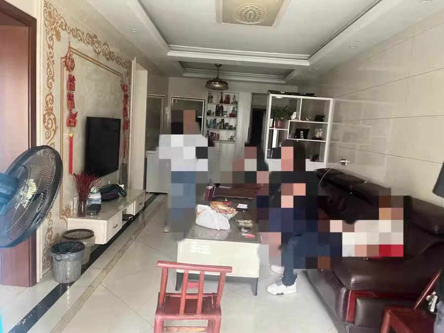 波隆城市花园法拍房3栋607室