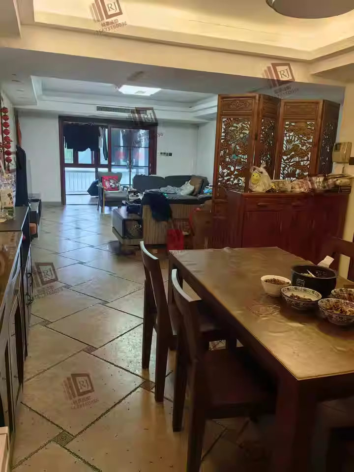 金色比华利（马栏山新时代广告文化园）法拍房4栋504