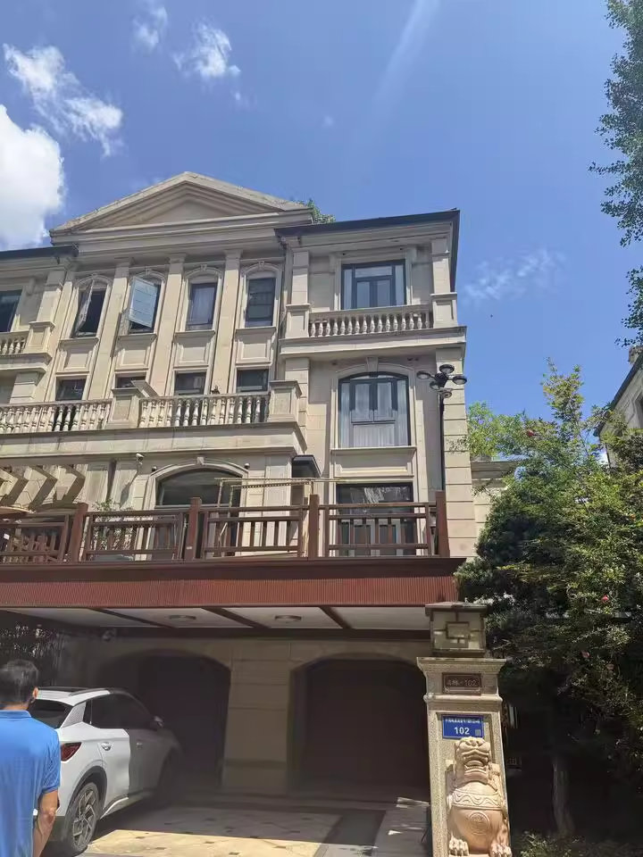 （稀缺双拼别墅 一线湖景）中海梅溪湖壹号（湖墅嘉园）法拍房1-D4栋102房