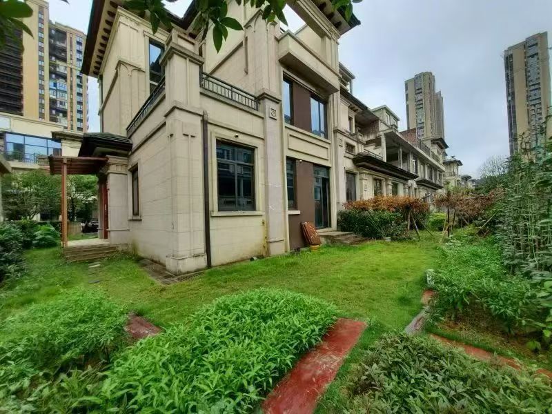 （别墅）龙湖湘风原著A2区法拍房53栋105室