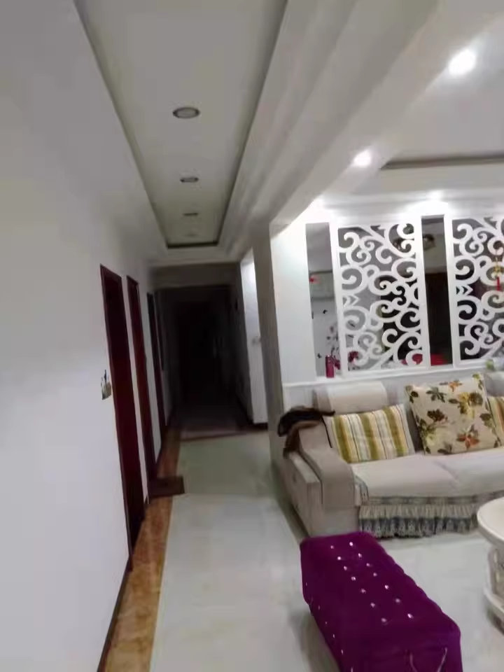 （8折 大露台）金泽园小区法拍房二期2、3栋305室